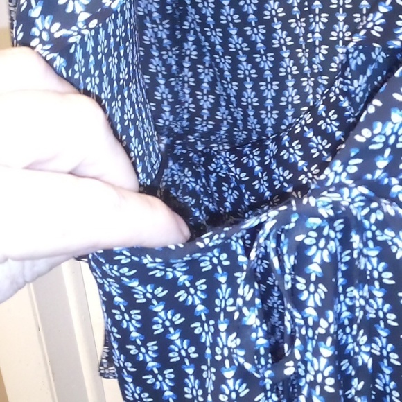 Worthington Floral Abstracted Wrapped Mid Sleeve Ruffled Wrap Top - Size Medium - Picture 4 of 8